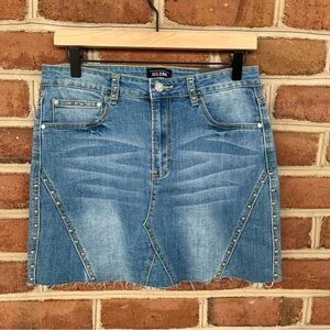 Silver studded denim mini skirt. Iris Jeans. Size Large
